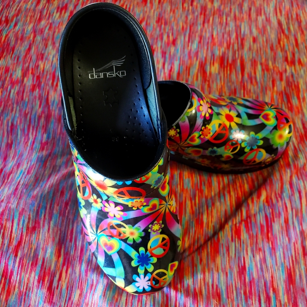 Dansko size 39 , 8.5 Womens Nursing cloggs